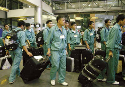 Gần 36.000 lao động Việt Nam đi làm việc ở nước ngoài trong 04 tháng đầu năm 2015